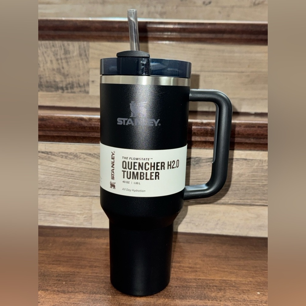 Stanley H2.0 Quencher Flowstate Tumbler 40 OZ - Matte Black - NEW AUTHENTIC